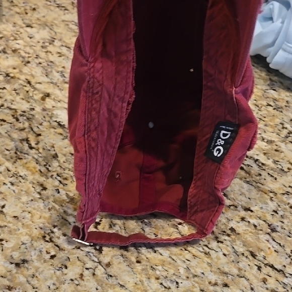 D&G Red Distressed Cap - Picture 3 of 4